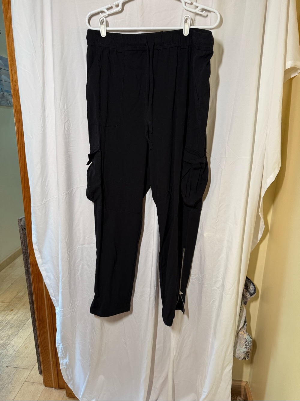 Earth Black Women's Cargo Joggers